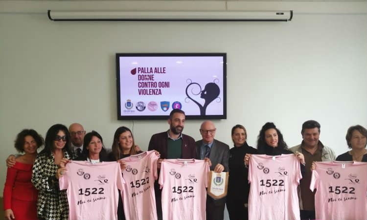 “Palla alle donne contro ogni violenza”