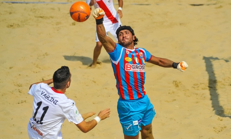 Dal beach soccer allo spartito: il successo musicale di Sebastiano Paterniti 